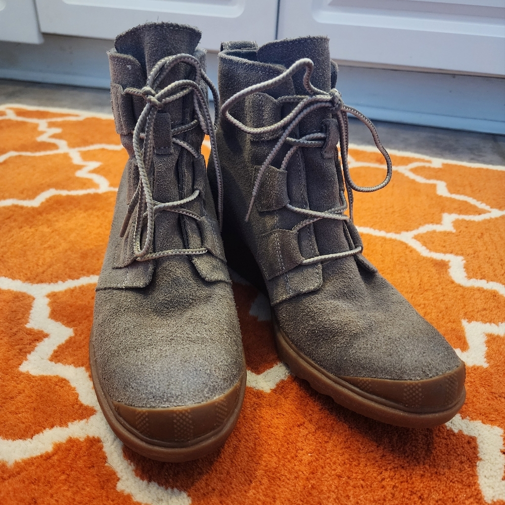 Sorel Toronto Wedge Womens Ankle Boots Size 8.5 Olive Suede Leather NL2115-245